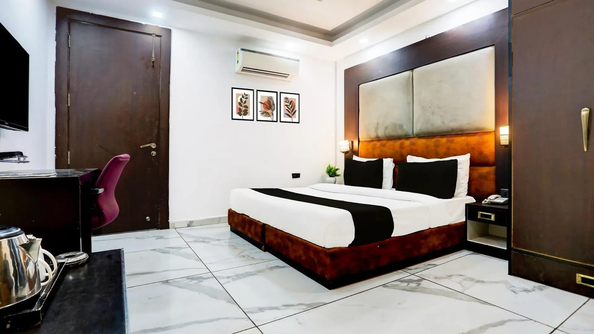 Super Townhouse Sector 52 Near Artemis Hospital Hotel Gurgaon 0*,