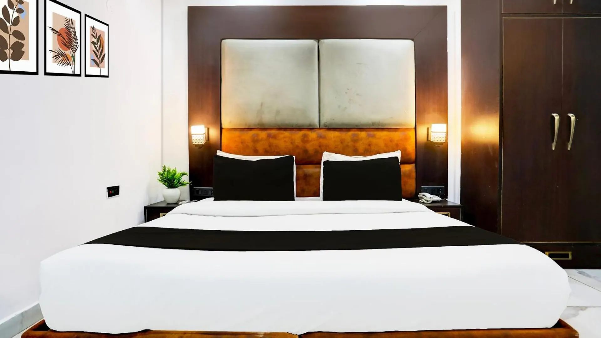 Super Townhouse Sector 52 Near Artemis Hospital Hotel Gurgaon